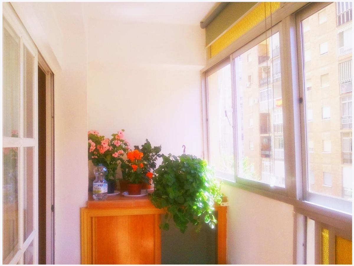 Bonito Apartamento Centrico Y Cerca De La Playa. مالقة المظهر الخارجي الصورة
